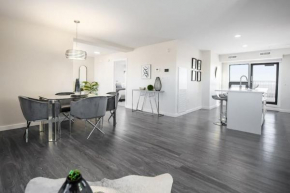 Luxurious 2 bed 2 bath penthouse PH1 downtown